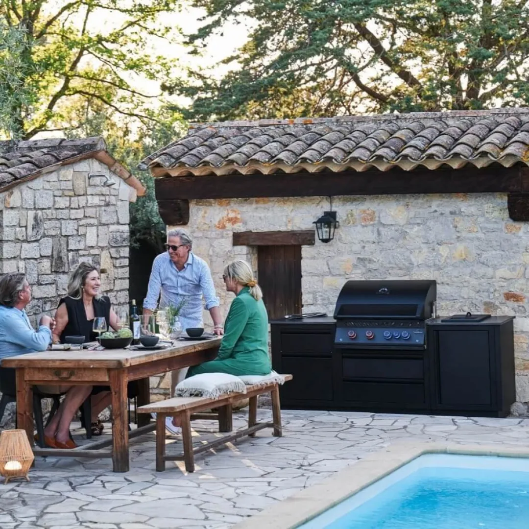 NAPOLEON NAPOLEON OASIS 301 Outdoor Kitchen With Built-in 700 Series 32 BBQ Grill Head NAPOLEON NAPOLEON OASIS 301 Outdoor Kitchen With Built-in 700 Series 32 BBQ Grill Head